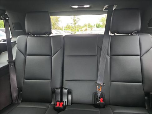 Used 2022 Cadillac Escalade Luxury AWD/4WD image 11
