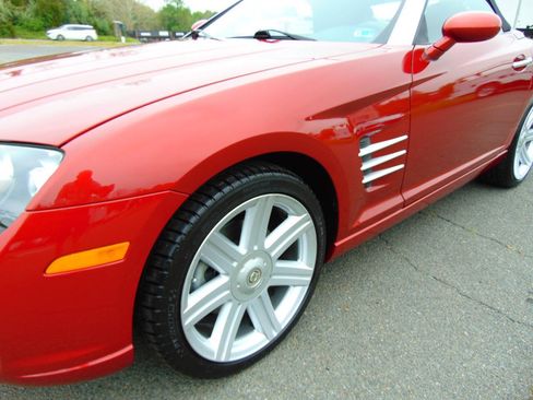 Used 2005 Chrysler Crossfire Limited RWD image 25