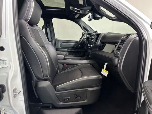 Used 2025 RAM 2500 Limited AWD/4WD image 27