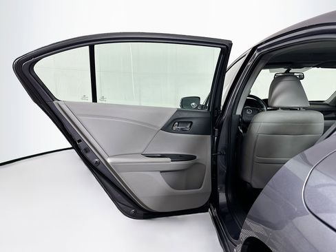 Used 2017 Honda Accord EX-L image 26