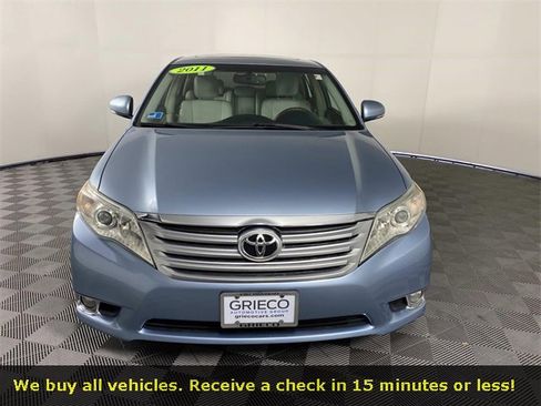 Used 2011 Toyota Avalon Limited image 3