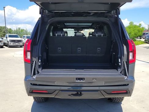Used 2025 Ford Expedition Tremor AWD/4WD image 13