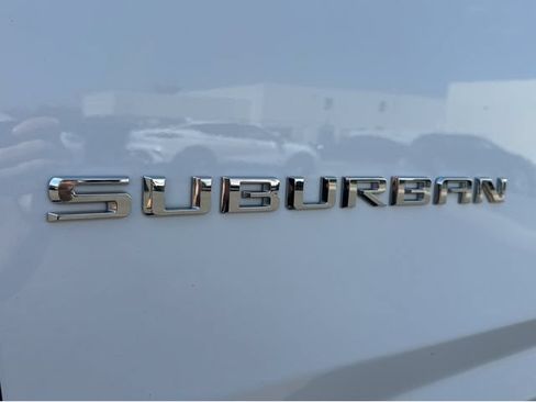 Certified 2024 Chevrolet Suburban Premier AWD/4WD image 17