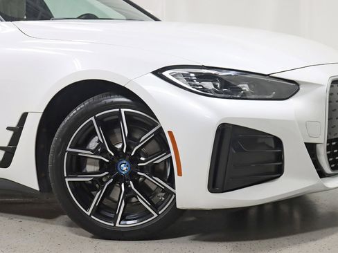 Used 2022 BMW i4 eDrive40 w/ M Sport Package image 5