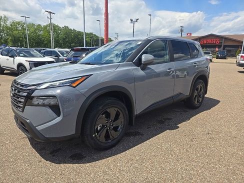 New 2026 Nissan Rogue SV w/ Cold Weather Package AWD/4WD image 4