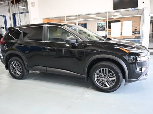 Used 2023 Nissan Rogue S AWD/4WD image 4
