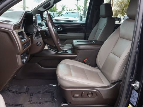 Used 2022 Chevrolet Suburban Z71 w/ Luxury Package image 20