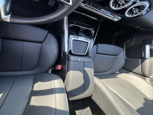 Used 2025 Mercedes-Benz GLA 250 image 24