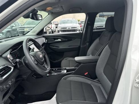 Certified 2023 Chevrolet TrailBlazer LT w/ LPO, Blackout Package FWD image 18