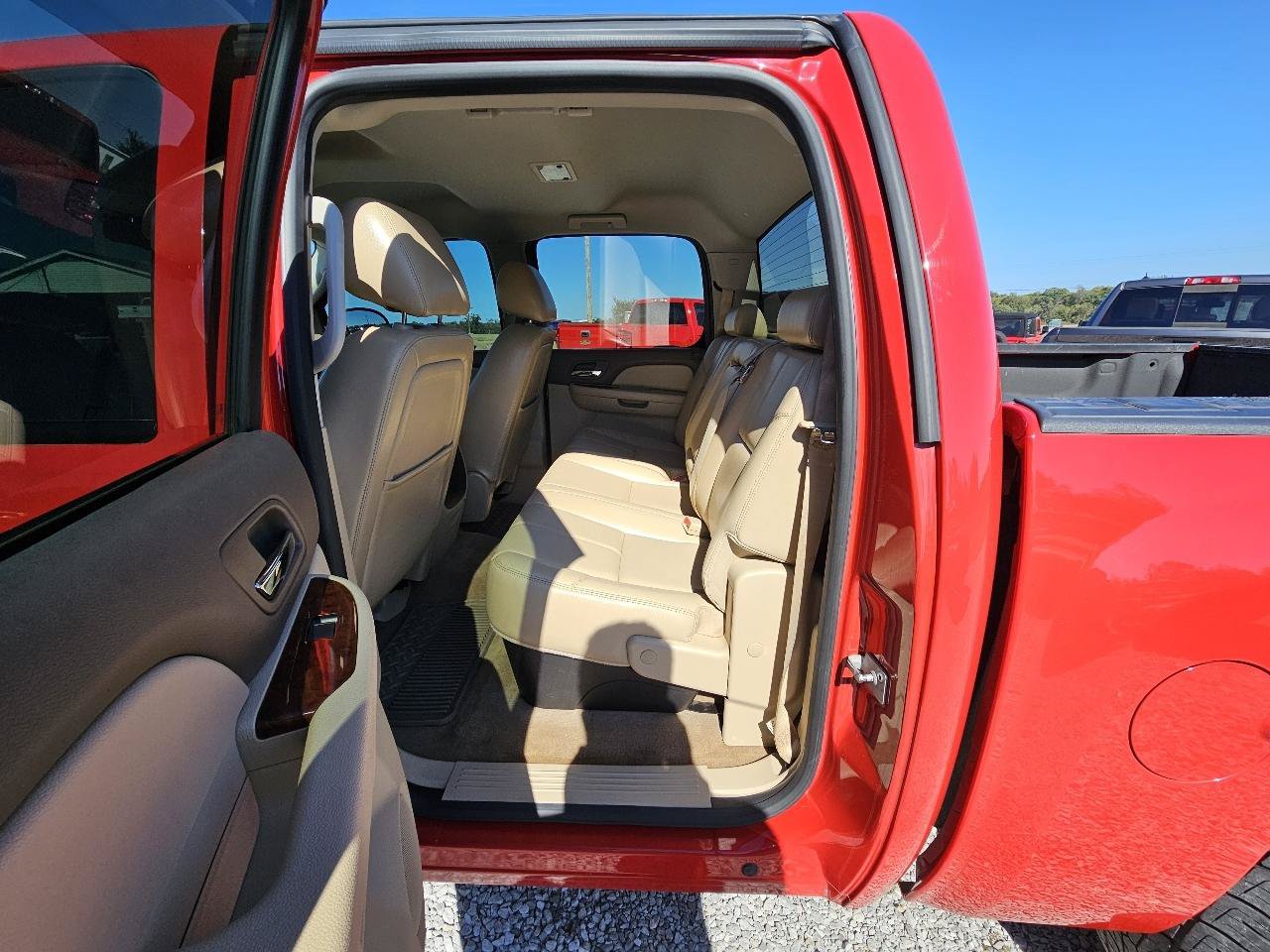Used 2013 Chevrolet Silverado 1500 LTZ w/ Suspension Package, Off-Road AWD/4WD image 19