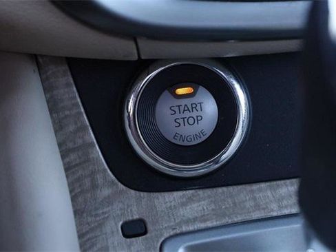 Used 2023 Nissan Murano SL w/ SL Moonroof Package image 16