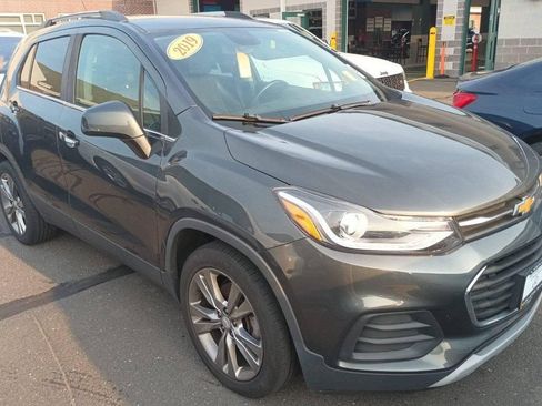 Used 2019 Chevrolet Trax LT w/ Driver Confidence Package FWD image 1