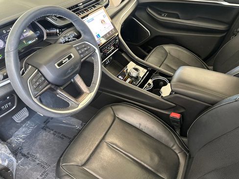 Used 2022 Jeep Grand Cherokee Limited 4xe w/ Luxury Tech Group II AWD/4WD image 10