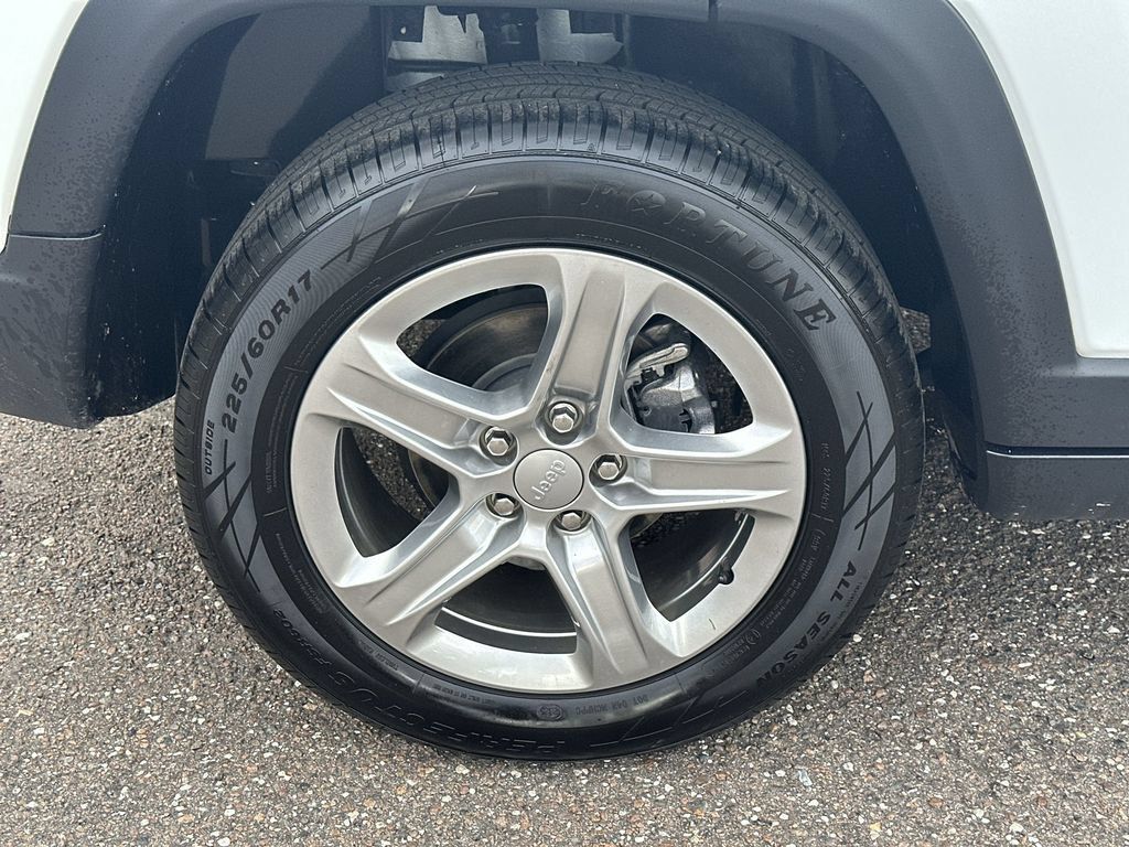 Used 2024 Jeep Compass Latitude AWD/4WD image 23