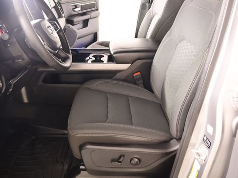 Used 2025 RAM 1500 Big Horn AWD/4WD image 12