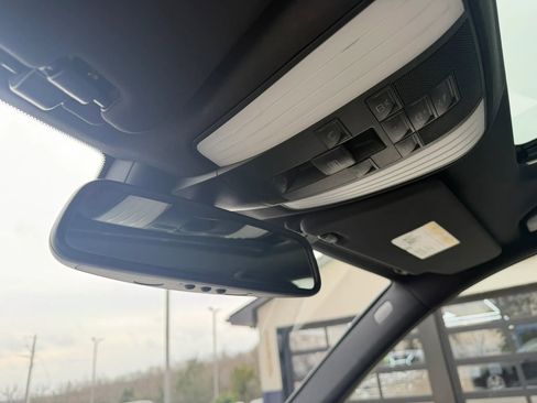 Used 2014 Mercedes-Benz E 350 4MATIC Sedan image 34