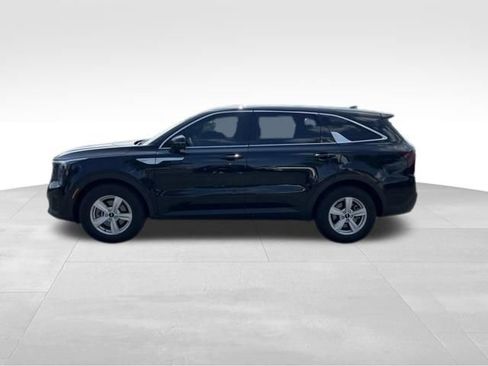 Certified 2024 Kia Sorento LX FWD image 5