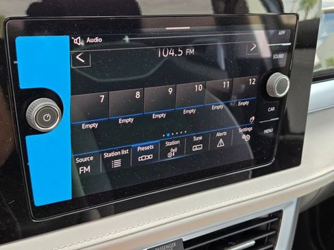 New 2026 Volkswagen Taos SE FWD image 12