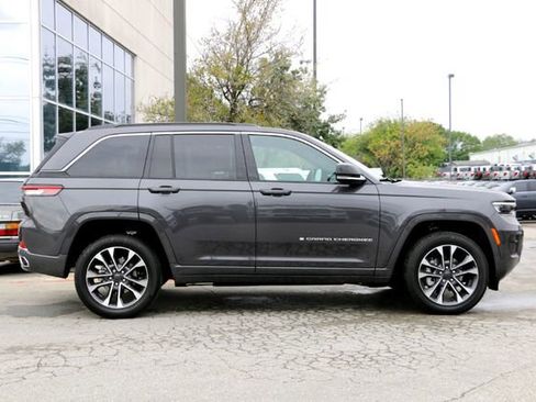New 2025 Jeep Grand Cherokee Overland w/ Luxury Tech Group IV image 4