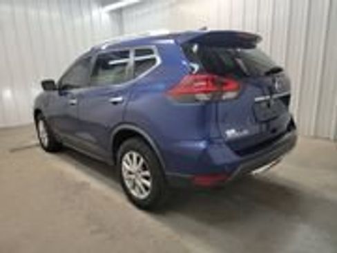 Used 2019 Nissan Rogue SV image 2