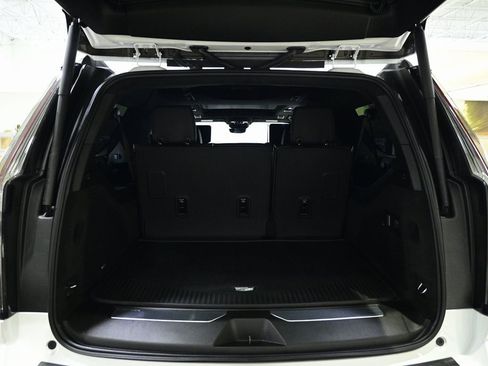 Used 2025 Cadillac Escalade ESV V image 26