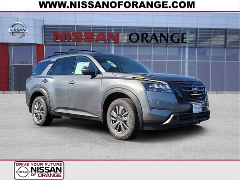 New 2025 Nissan Pathfinder SV w/ Black Appearance Package image 1