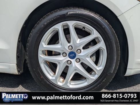 Used 2016 Ford Fusion SE FWD image 11