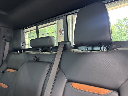 Used 2025 GMC Sierra 2500 AT4 w/ AT4 Preferred Package image 20