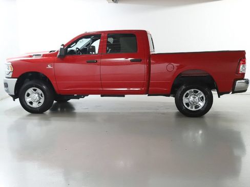 Used 2024 RAM 3500 Tradesman w/ Chrome Appearance Group AWD/4WD image 39