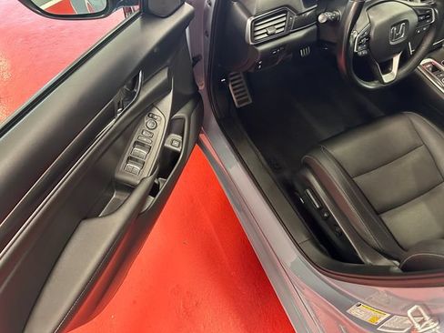 Used 2022 Honda Accord Sport image 9