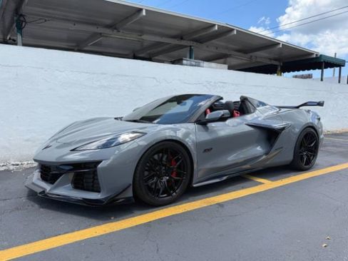 Used 2024 Chevrolet Corvette Z06 w/ Stealth Interior Trim Package RWD image 1