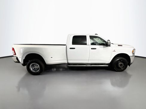 Used 2024 RAM 3500 Tradesman w/ Chrome Appearance Group AWD/4WD image 11