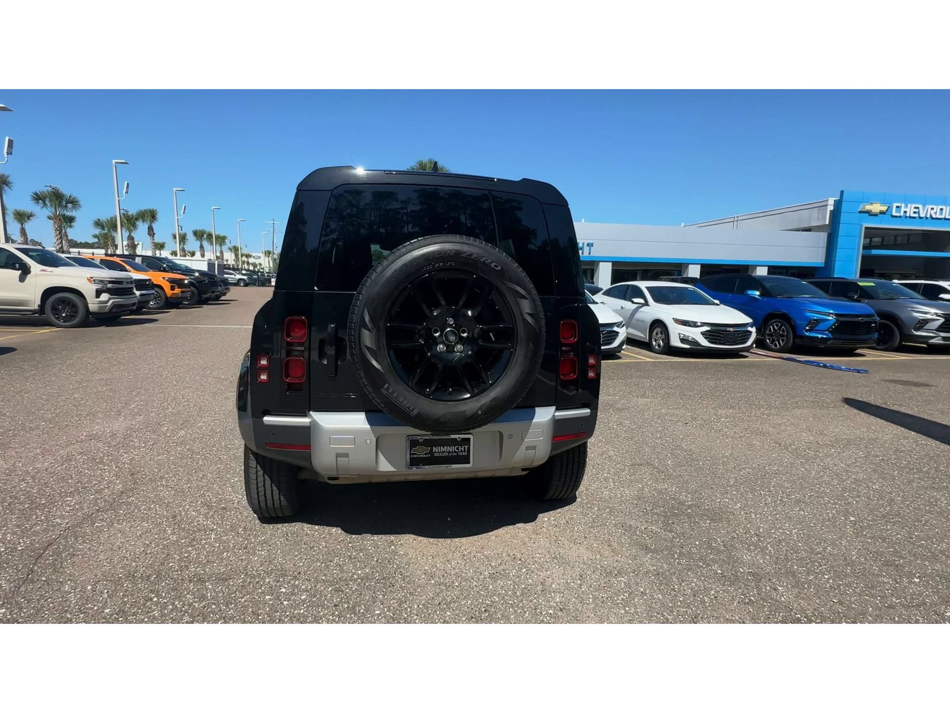 Used 2025 Land Rover Defender 110 S AWD/4WD image 6