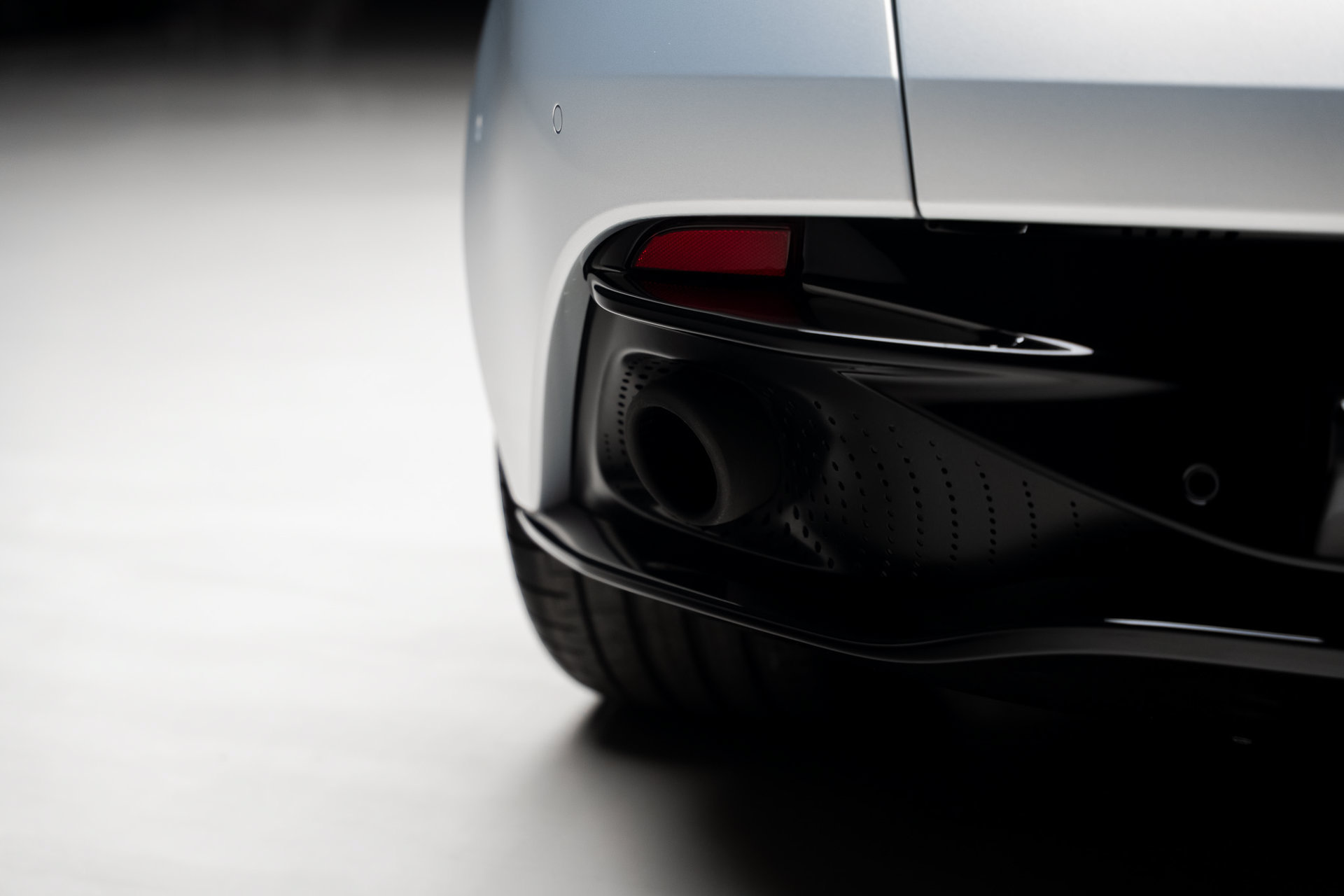 Used 2019 Aston Martin DB11 Volante RWD image 31