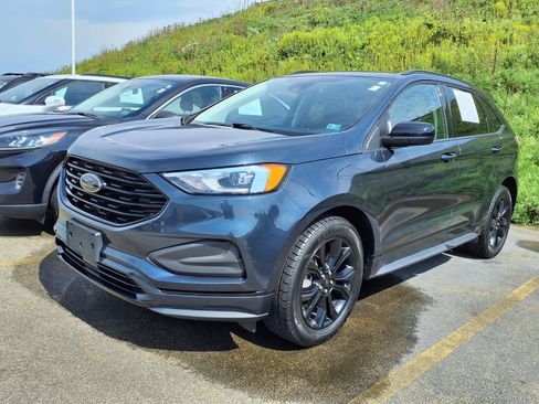 Certified 2023 Ford Edge SE w/ Black Appearance Package AWD/4WD image 3