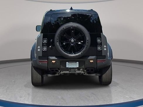 Used 2025 Land Rover Defender 110 AWD/4WD image 6