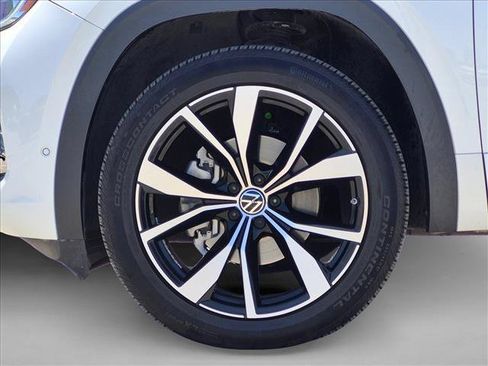 Used 2024 Volkswagen Atlas SEL Premium R-Line AWD/4WD image 24
