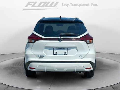 Used 2023 Nissan Kicks SV FWD image 6