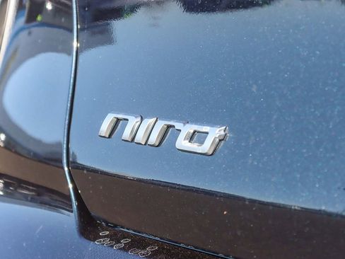 Used 2022 Kia Niro EX Premium image 10