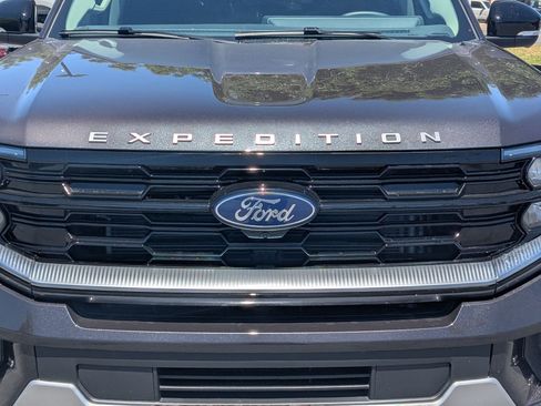 Certified 2026 Ford Expedition Max Platinum w/ Platinum Ultimate Package AWD/4WD image 13