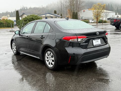 Used 2023 Toyota Corolla LE image 5