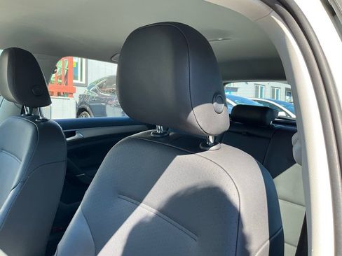 Used 2015 Volkswagen e-Golf SEL Premium FWD image 17