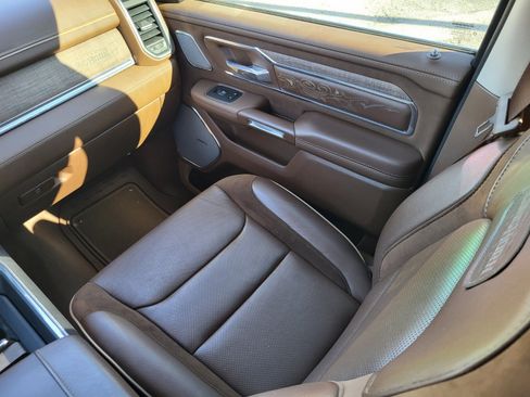 Used 2024 RAM 1500 Limited image 16