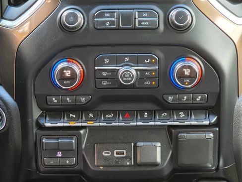 Used 2019 Chevrolet Silverado 1500 High Country w/ Z71 Off-Road Package image 30