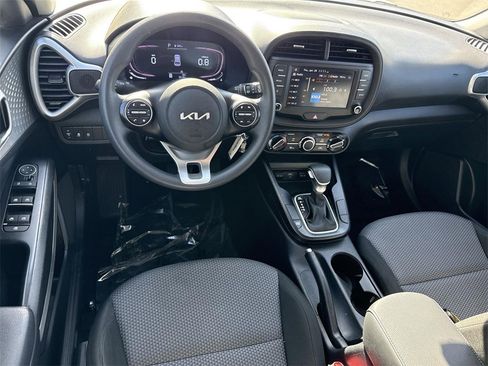 Used 2024 Kia Soul LX w/ Option Group 015 image 17