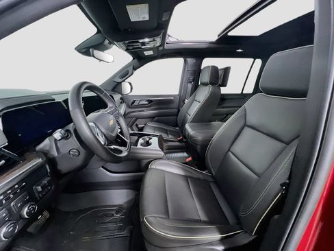 Certified 2025 Chevrolet Suburban Premier AWD/4WD image 22
