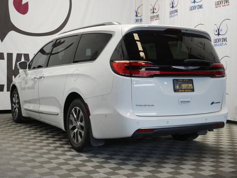 Used 2022 Chrysler Pacifica Pinnacle image 4