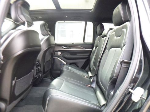 Used 2023 Jeep Grand Cherokee Overland w/ Advanced Protech Group III AWD/4WD image 6