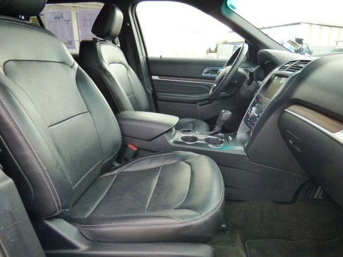 Used 2018 Ford Explorer Limited w/ Equipment Group 301A image 17