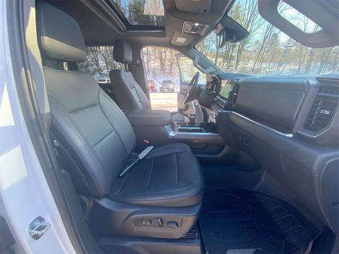 Used 2023 GMC Sierra 1500 SLT w/ SLT Premium Plus Package image 28